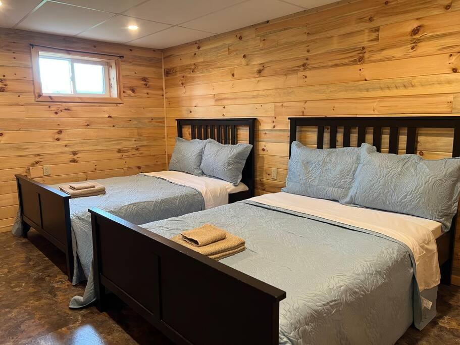 Family Friendly Cottage ☆Walking Distance To Beach Lion's Head Extérieur photo