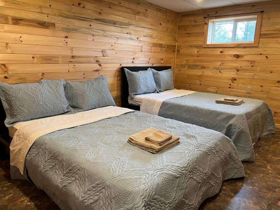 Family Friendly Cottage ☆Walking Distance To Beach Lion's Head Extérieur photo