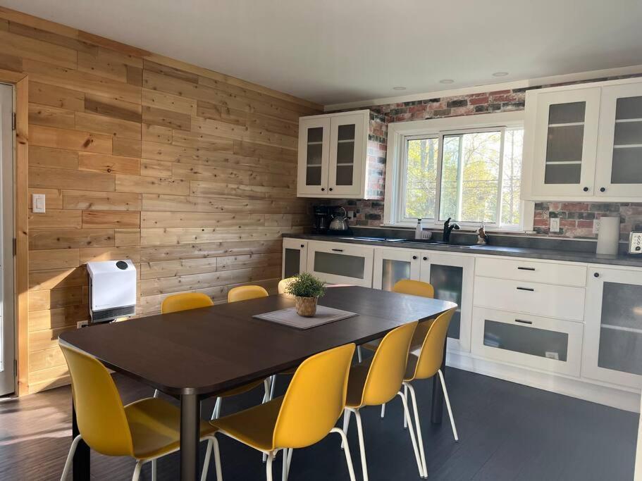 Family Friendly Cottage ☆Walking Distance To Beach Lion's Head Extérieur photo
